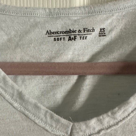 Abercrombie Soft  A&F Tee - Picture 2 of 3